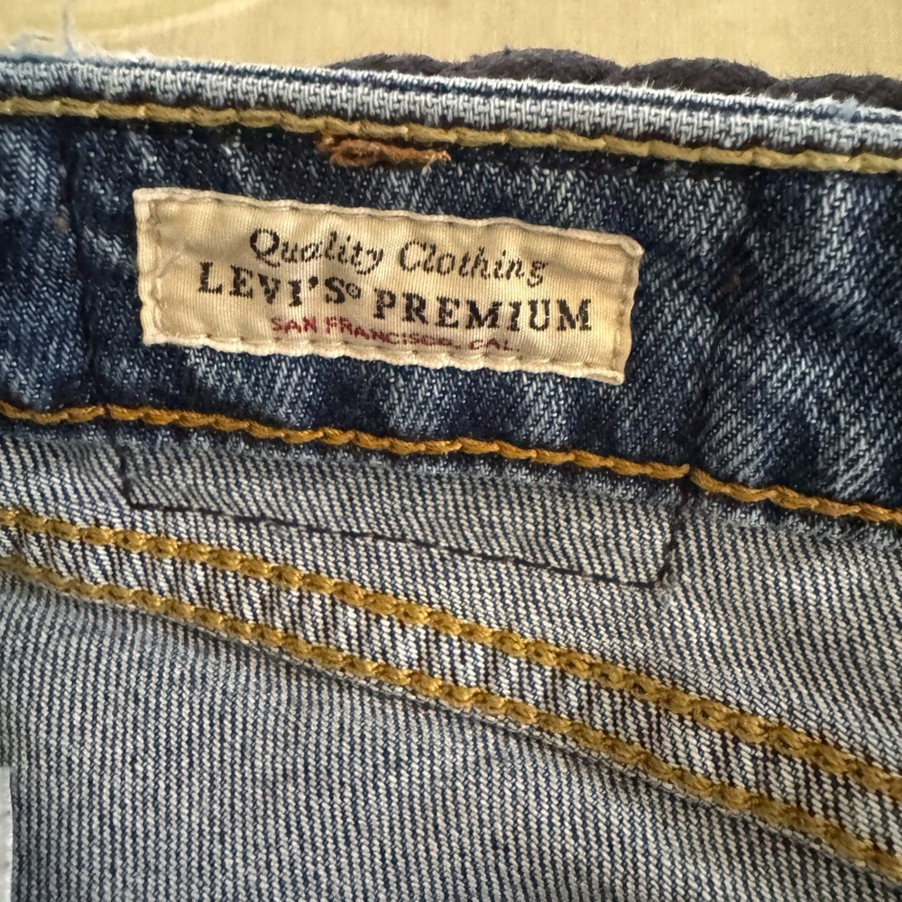 LEVIS Shorts - Picture 5 of 12